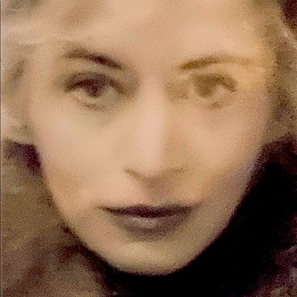 Meet your Posher, Jennifer - Picture 1 of 1